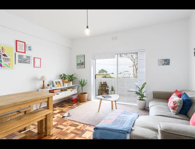 2 BEDROOM APARTMENT RENTED IN VREDEHOEK